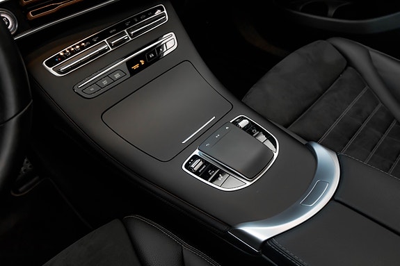 Mercedes-Benz EQC400 24 of 30
