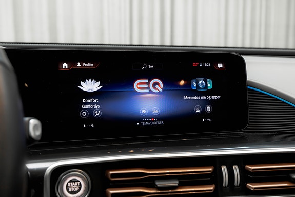 Mercedes-Benz EQC400 28 of 30
