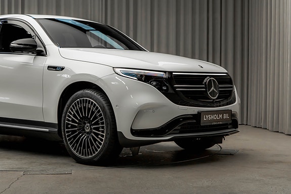 Mercedes-Benz EQC400 3 of 30