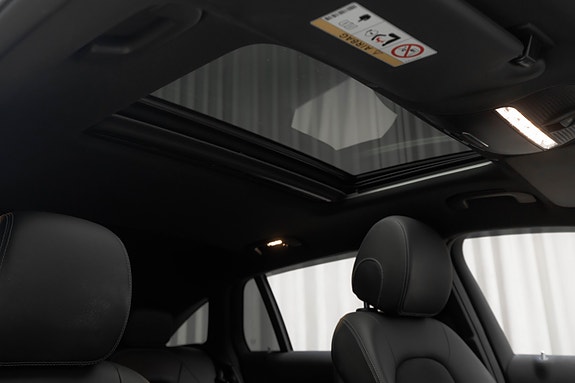 Mercedes-Benz EQC400 16 of 30