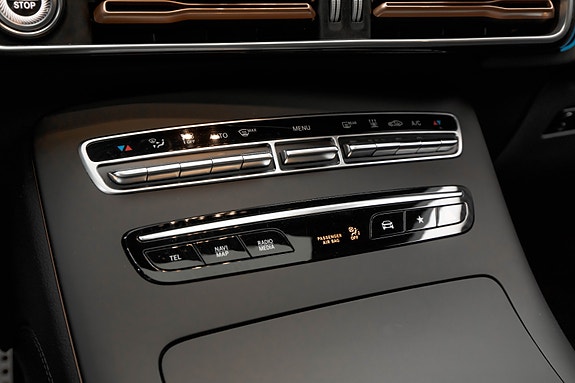 Mercedes-Benz EQC400 26 of 30