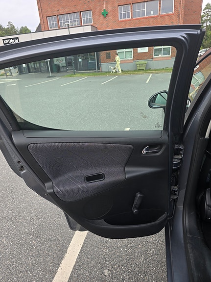 Peugeot 207 9 of 23