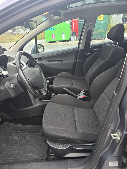 Peugeot 207 10 of 23