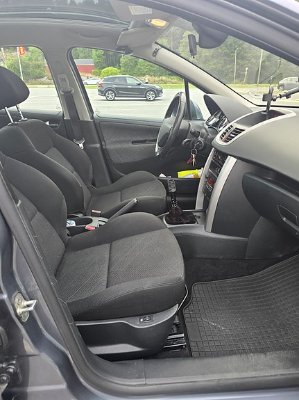 Peugeot 207 12 of 23