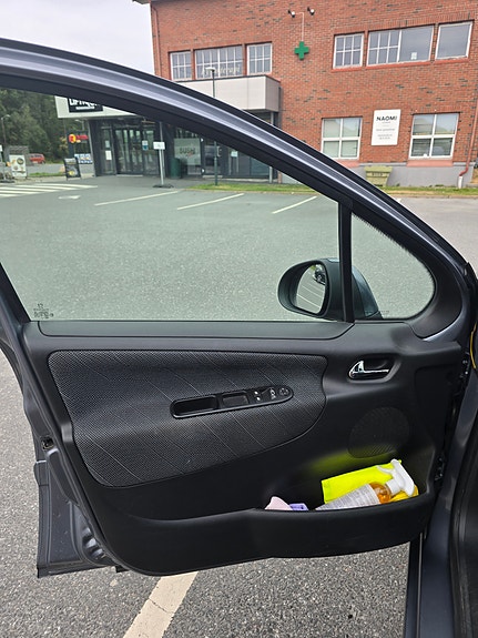 Peugeot 207 13 of 23