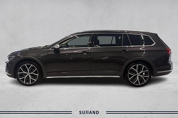 Volkswagen Passat Alltrack 2 of 21