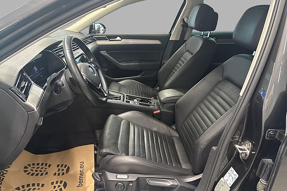 Volkswagen Passat Alltrack 10 of 21