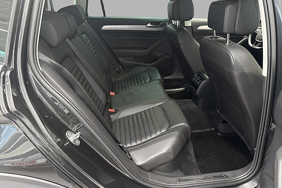 Volkswagen Passat Alltrack 15 of 21