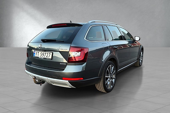 Skoda Octavia Scout 14 of 30