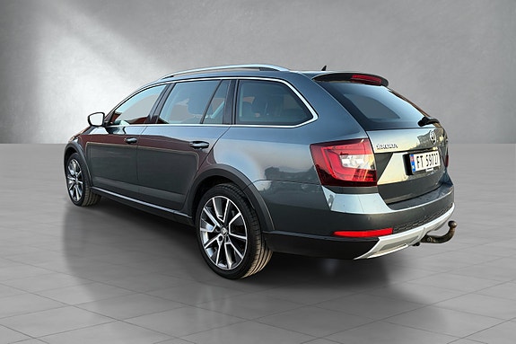 Skoda Octavia Scout 2 of 30