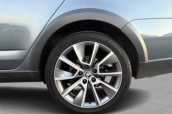 Skoda Octavia Scout 6 of 30