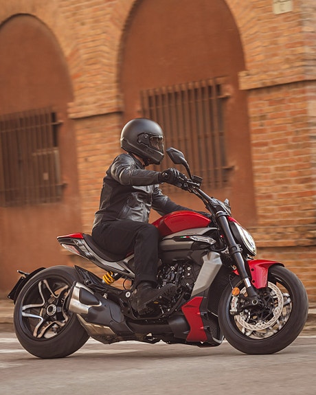 Ducati XDiavel V4 5 of 12