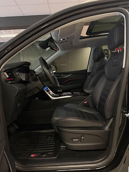Maxus Euniq 6 9 of 30