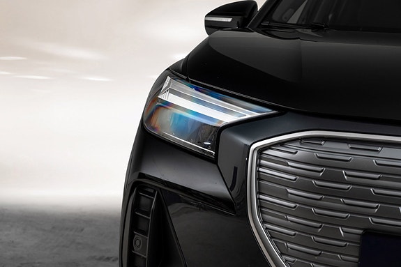 Audi Q4 e-tron 5 of 30