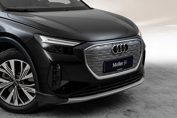 Audi Q4 e-tron 3 of 30