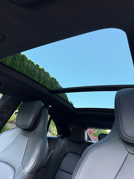Porsche Macan 4 13 of 26