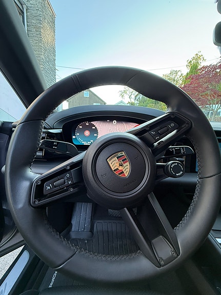 Porsche Macan 4 9 of 26