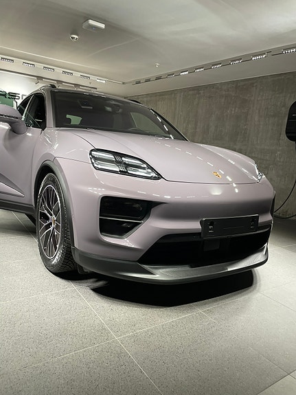 Porsche Macan 4 3 of 26