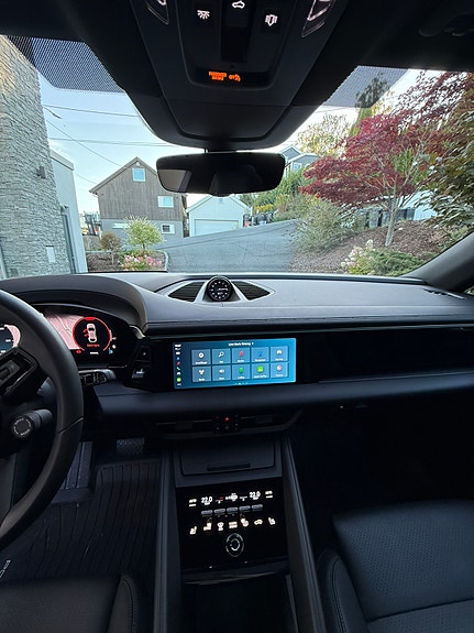 Porsche Macan 4 16 of 26