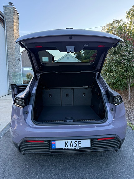 Porsche Macan 4 20 of 26