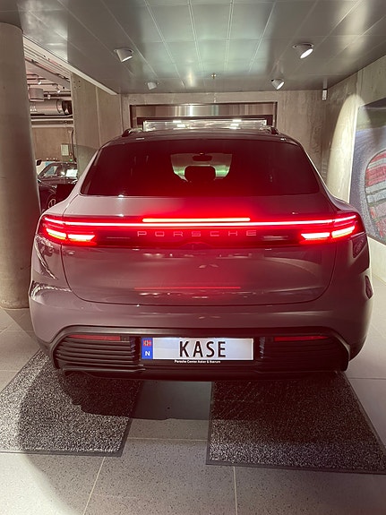 Porsche Macan 4 5 of 26