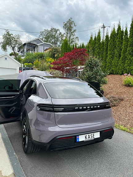 Porsche Macan 4 8 of 26