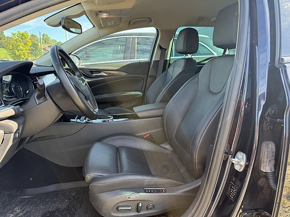 Opel Insignia 10 of 30