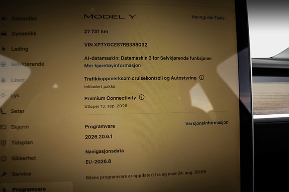 Tesla Model Y 13 of 29