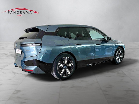 BMW iX 5 of 30