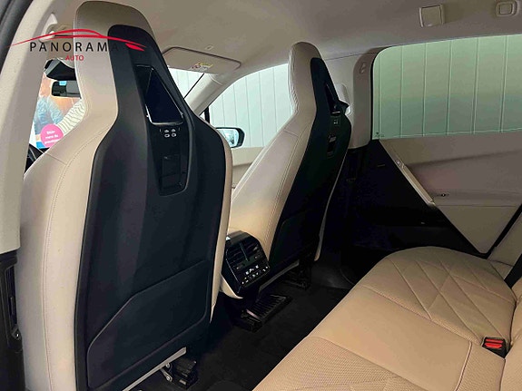 BMW iX 25 of 30