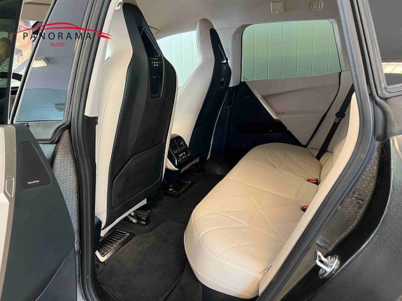 BMW iX 27 of 30