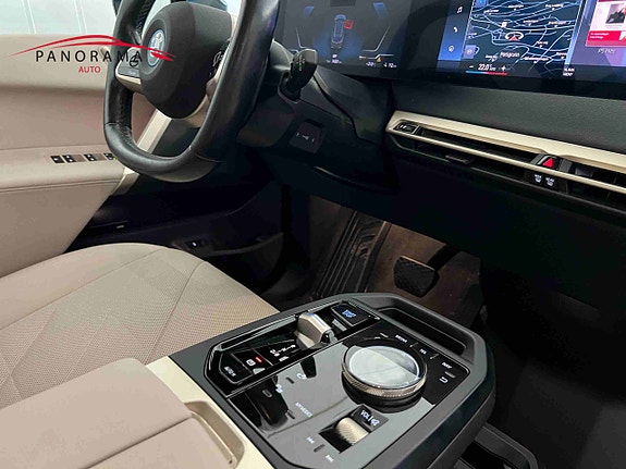 BMW iX 15 of 30