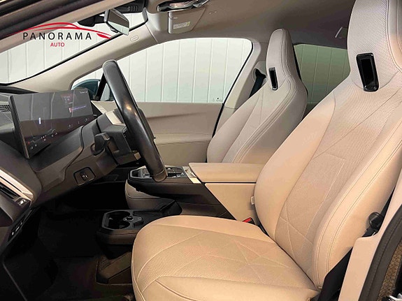 BMW iX 9 of 30