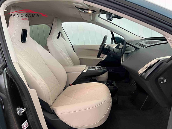 BMW iX 20 of 30