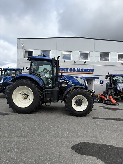 New Holland T7 270 AC