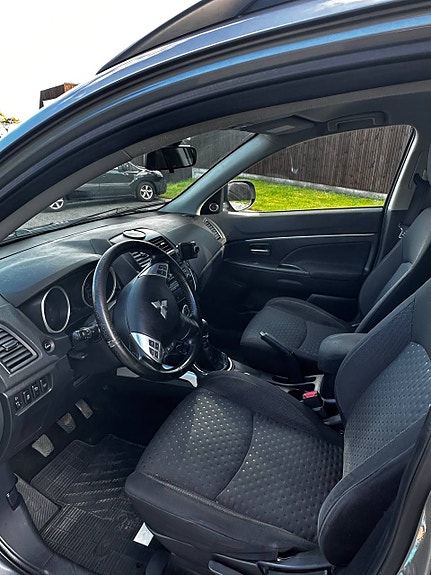 Mitsubishi ASX 7 of 9