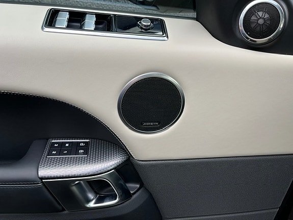 Land Rover Range Rover Sport 7 of 30
