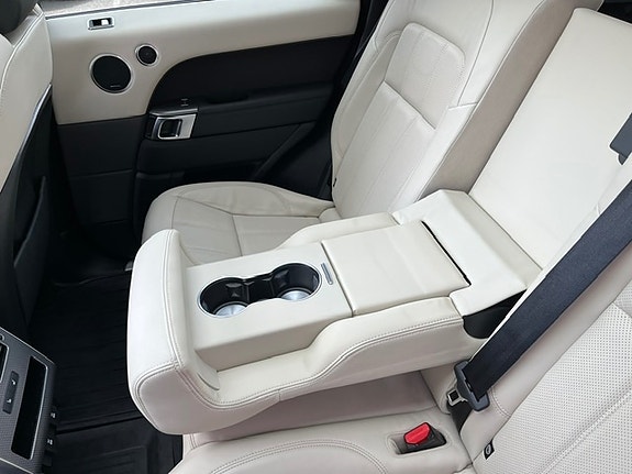 Land Rover Range Rover Sport 27 of 30