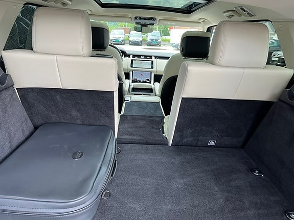 Land Rover Range Rover Sport 28 of 30