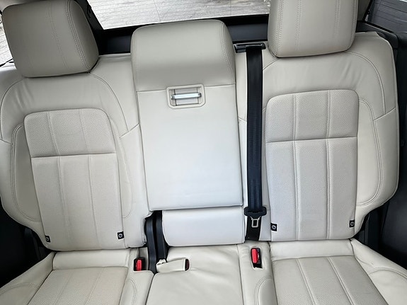 Land Rover Range Rover Sport 26 of 30