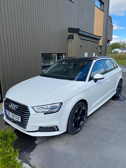 Audi e-tron 3 of 15