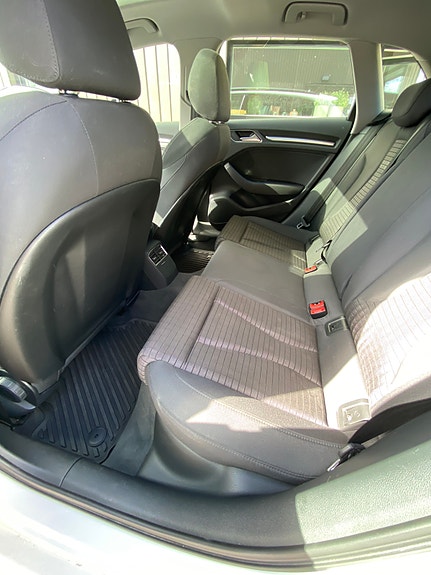 Audi e-tron 10 of 15