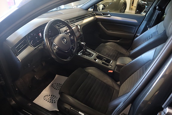 Volkswagen Passat 13 of 30