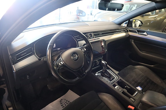 Volkswagen Passat 15 of 30