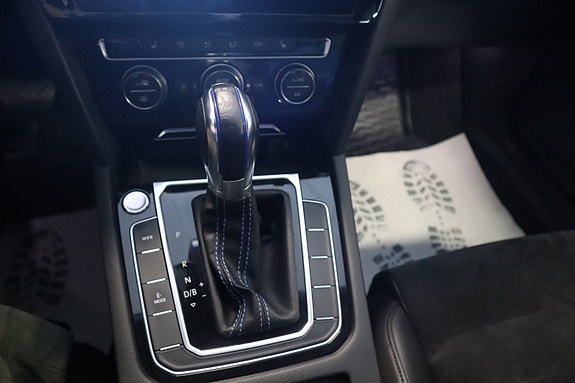 Volkswagen Passat 24 of 30