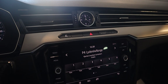 Volkswagen Passat 30 of 30