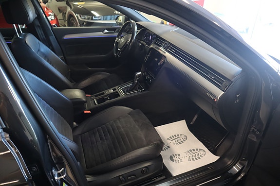 Volkswagen Passat 19 of 30