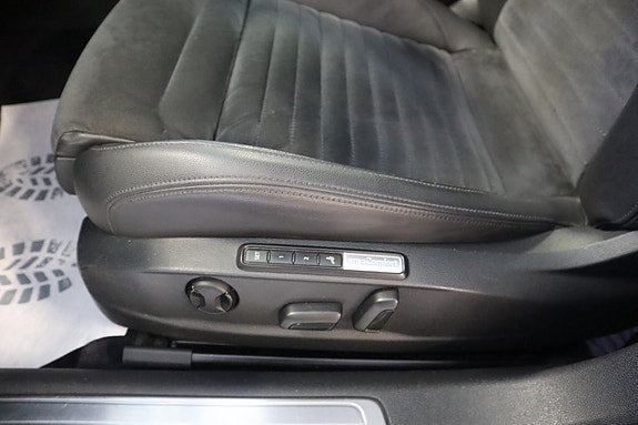 Volkswagen Passat 17 of 30
