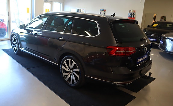 Volkswagen Passat 9 of 30