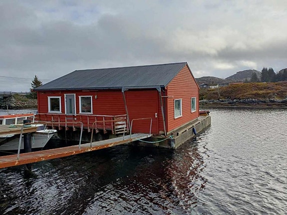 Betongflåte med hus 2 of 5